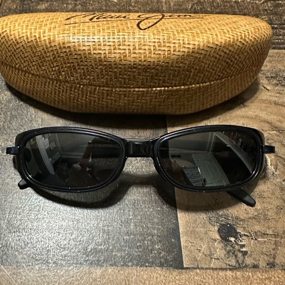 Maui Jim ‘Kapa’ Polarized Sunglasses - Picture 3 of 9